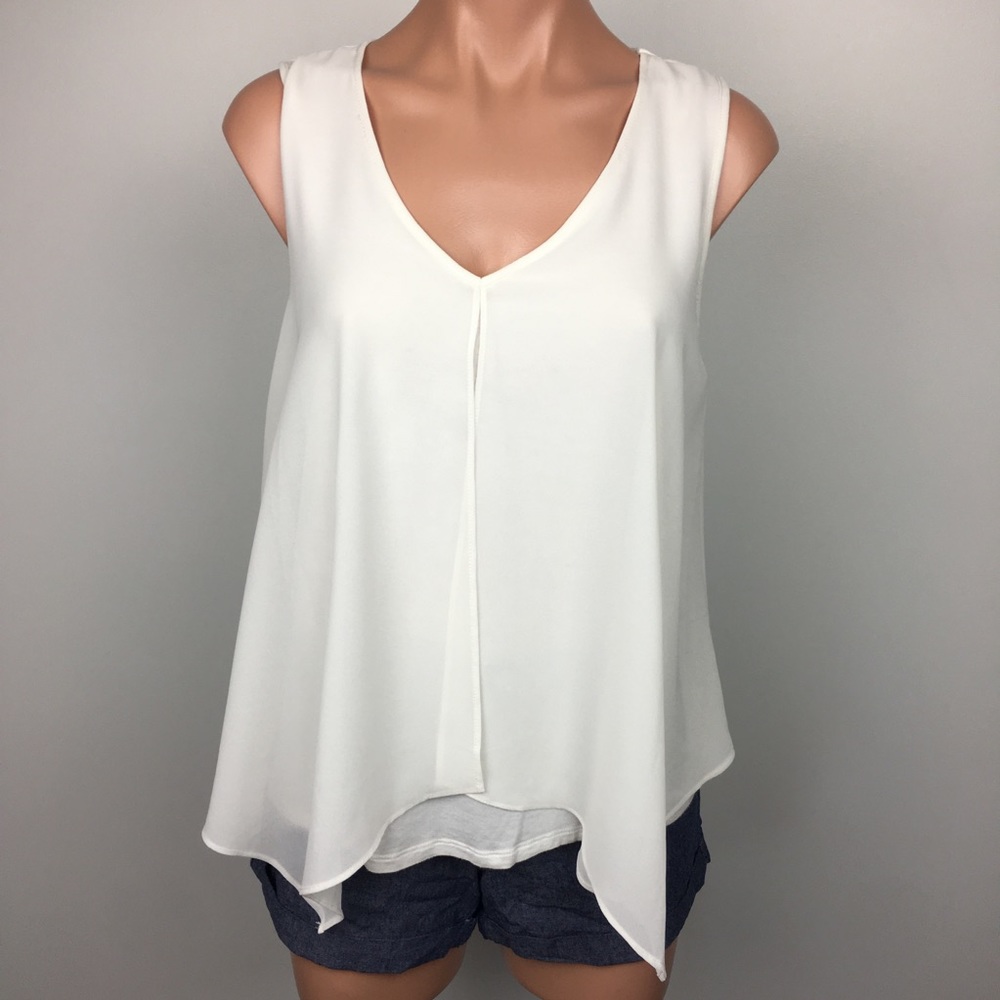 Lily White | Sleeveless Blouse | White | Medium - Picture 1 of 7